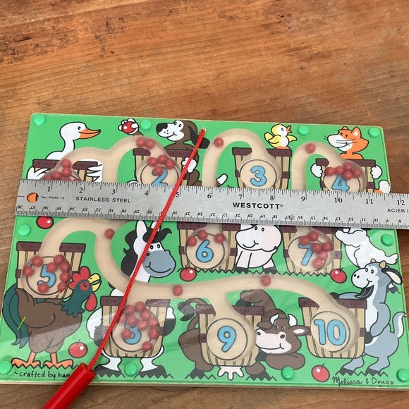 Melissa & Doug Colorful counting car parking and magnetic counting maze Farm - Picture 11 of 15